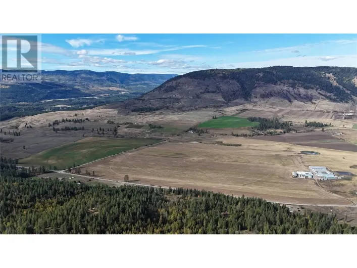 5135 Salmon River Road, Spallumcheen