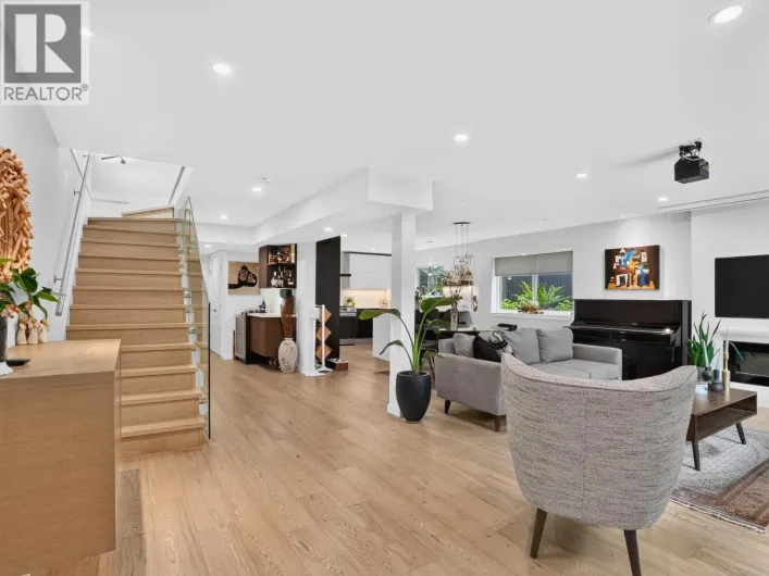 514 W 28TH STREET, North Vancouver