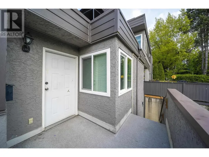 5146 HASTINGS STREET, Burnaby