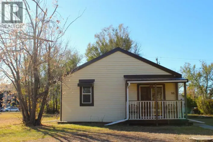 515 2 Avenue E, Brooks