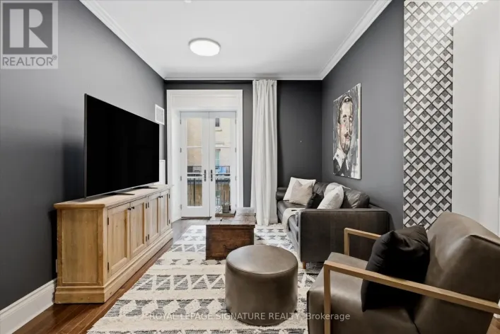 515 - 22 LEADER LANE, Toronto