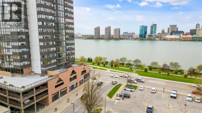 515 RIVERSIDE DRIVE West Unit# 104 A, Windsor