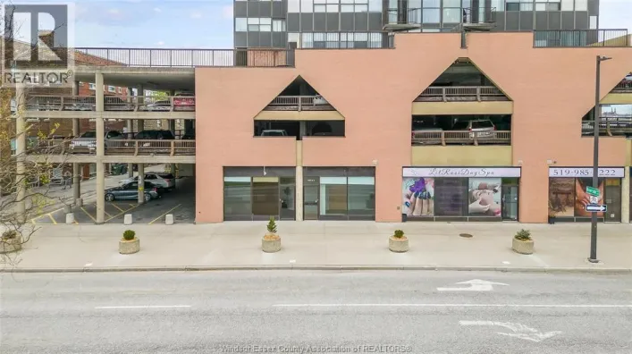 515 RIVERSIDE DRIVE West Unit# 104 B, Windsor