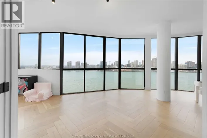 515 RIVERSIDE DRIVE West Unit# 1701, Windsor