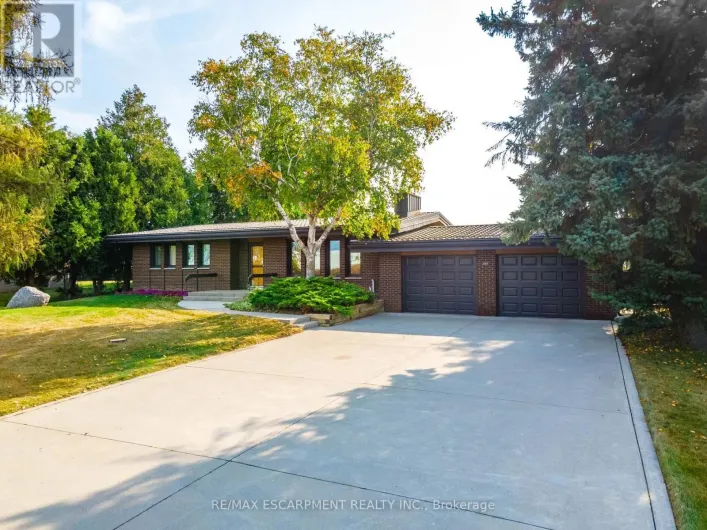 House for sale: 515 TRINITY CHURCH ROAD, Hamilton