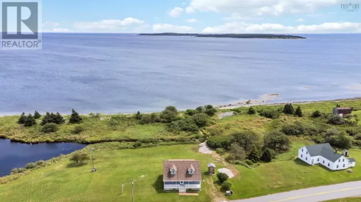 5157 Shore Road, North East Harbour