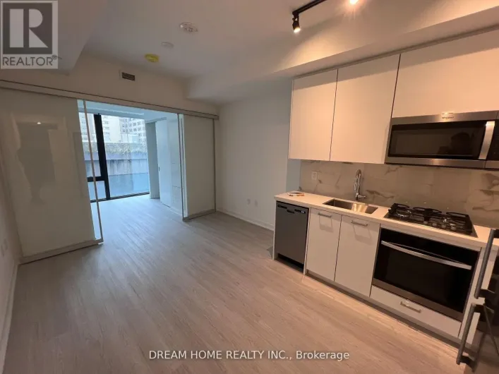 516 - 195 MCCAUL STREET, Toronto