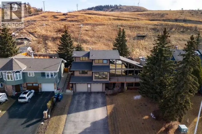 516 Fourth Avenue N, Cochrane