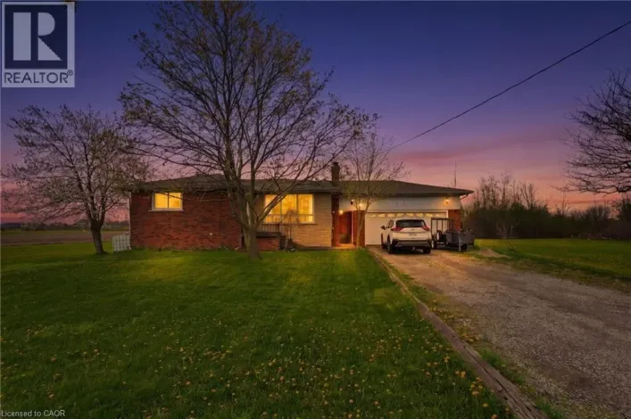 516 MUD Street E, Hamilton