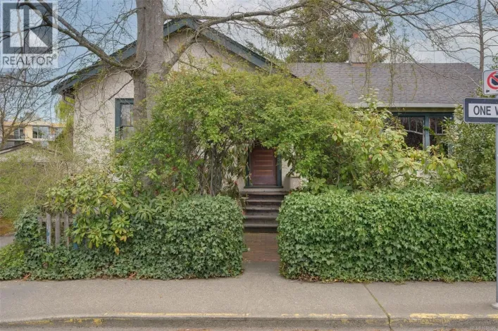 516 Simcoe St, Victoria