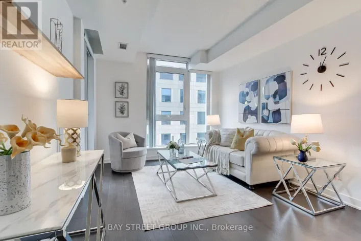 517 - 199 RICHMOND STREET, Toronto