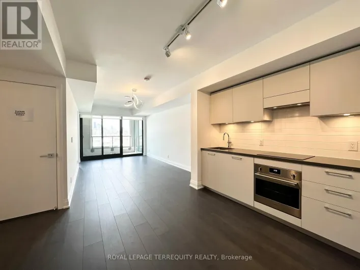 517 - 33 FREDERICK TODD WAY, Toronto