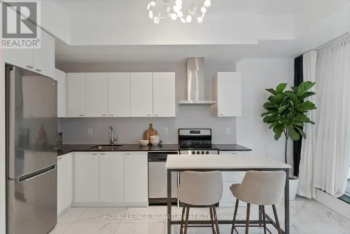 517 - 51 EAST LIBERTY STREET, Toronto