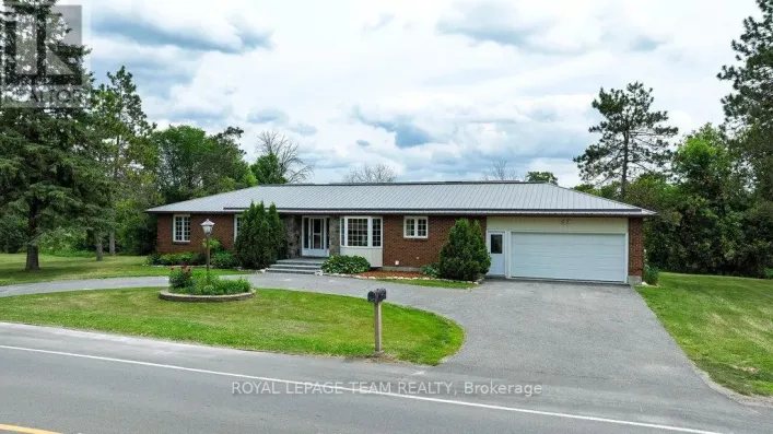 517 DONALD B. MUNRO DRIVE, Ottawa