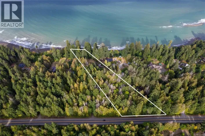 5171 Island Hwy W, Qualicum Beach