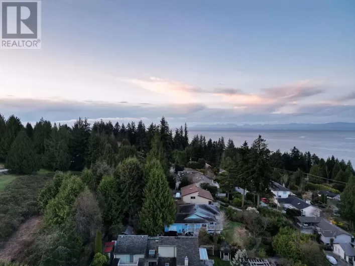 5174 RADCLIFFE ROAD, Sechelt