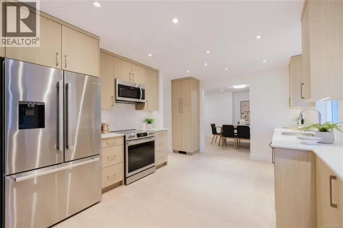 5180 Rutli Meadows Pl, Saanich