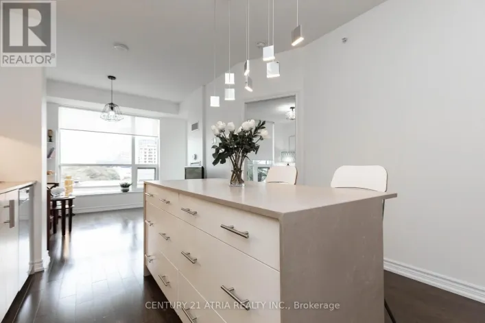 519 - 23 GLEBE ROAD W, Toronto