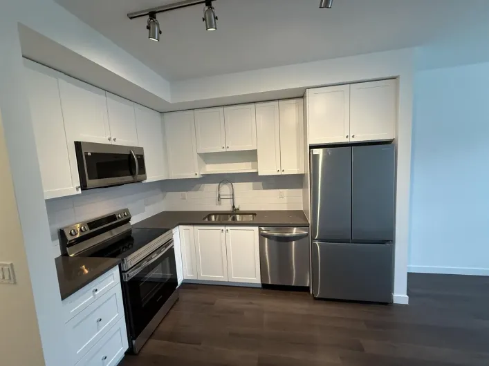 519 8509 158 STREET, Surrey