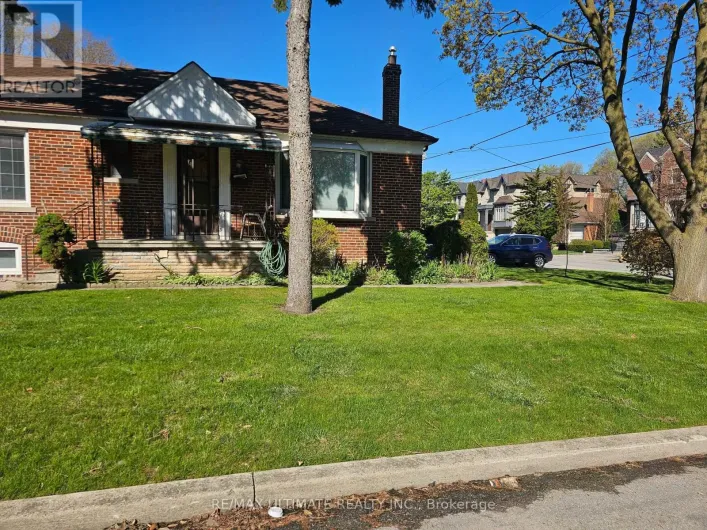 519 DOUGLAS AVENUE, Toronto
