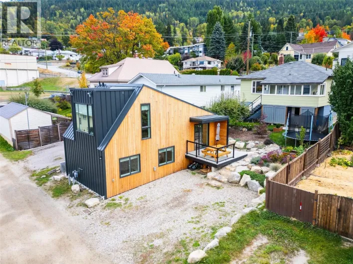 519 ROBSON Street, Nelson