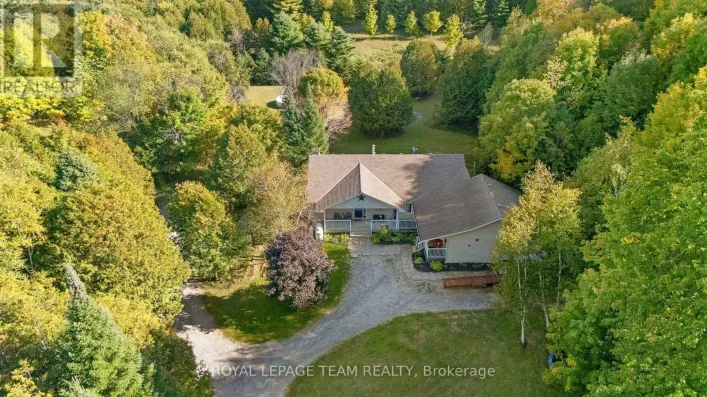 5195 MCDONALD'S CORNERS ROAD, Lanark Highlands