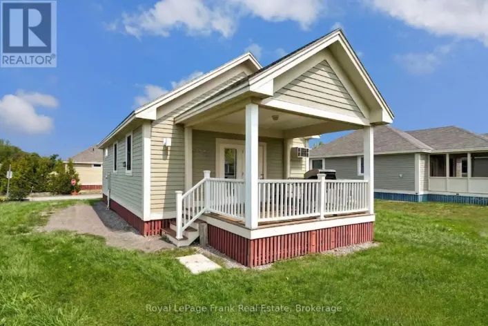 52 - 11 BUTTERNUT LANE, Prince Edward County