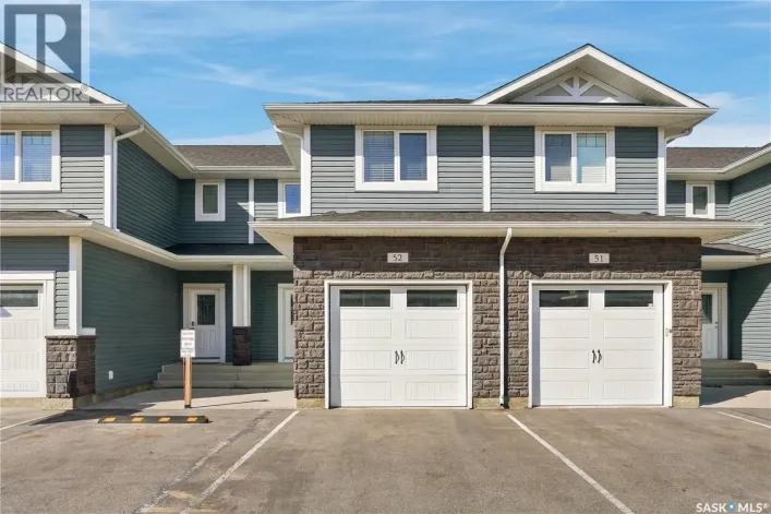 Row / Townhouse for sale: 52 115 Veltkamp CRESCENT, Saskatoon