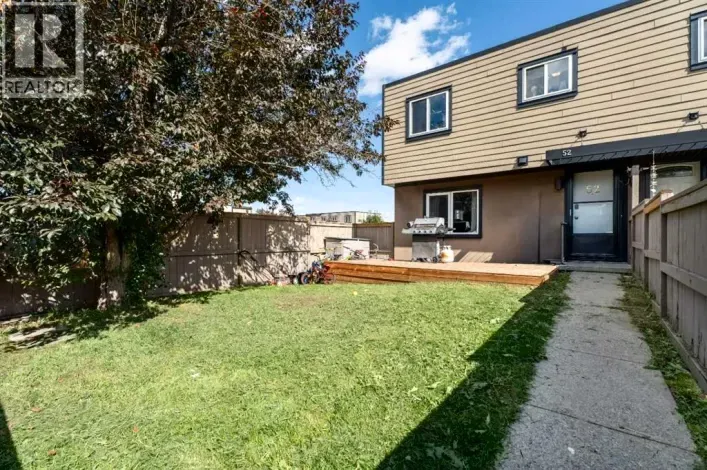 52, 3809 45 Street SW, Calgary