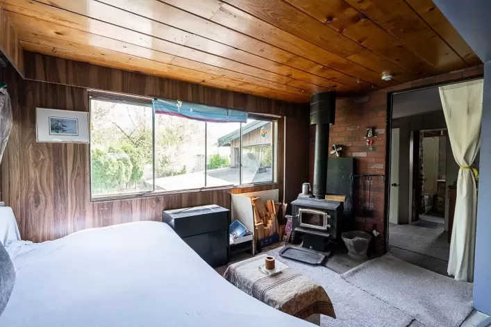 52 8400 SHOOK ROAD, Mission