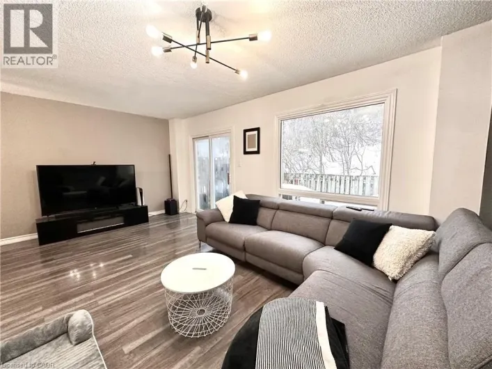 52 ADELAIDE Street Unit# 32, Barrie