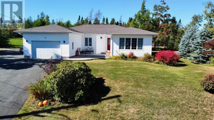 52 Amberwood Crescent, Westmount