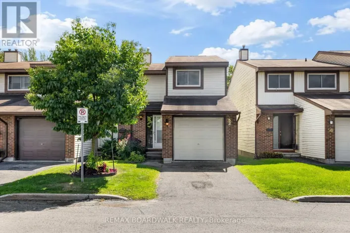 52 BANEBERRY CRESCENT, Ottawa