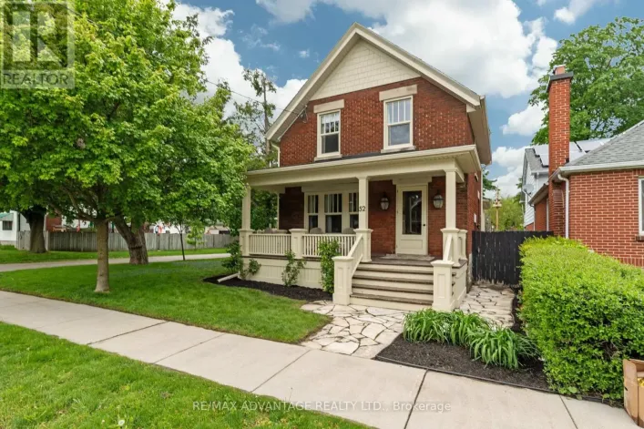 52 BEATTIE AVENUE, London East