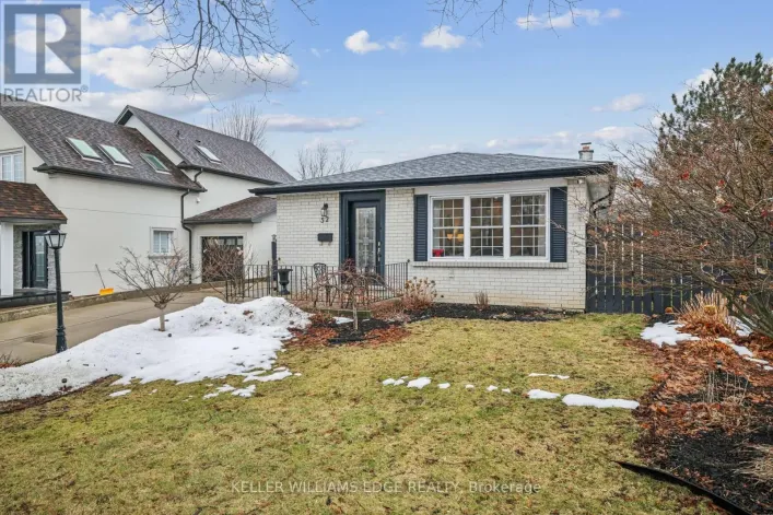 52 BELLEAU STREET, Hamilton