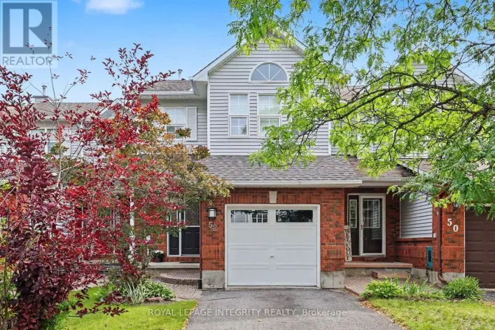 Row / Townhouse for sale: 52 BLACKDOME CRESCENT, Ottawa