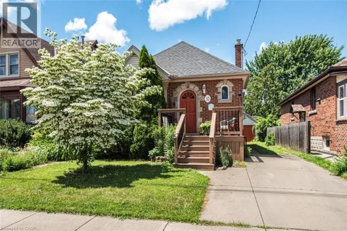 52 CAMERON Avenue S, Hamilton