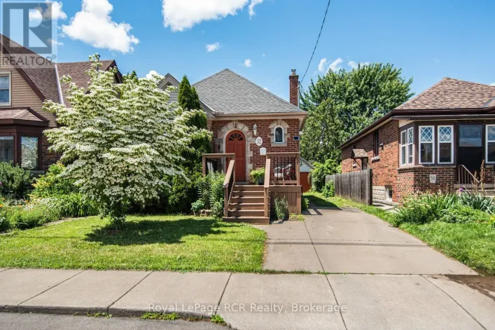 52 CAMERON AVENUE S, Hamilton