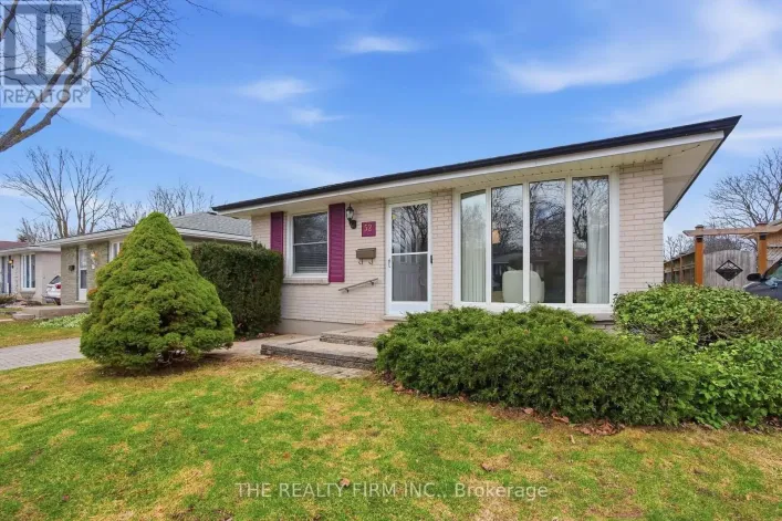 52 CLIFTON CRESCENT, London South