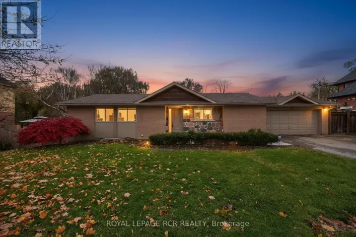 52 ELIZABETH DRIVE, King