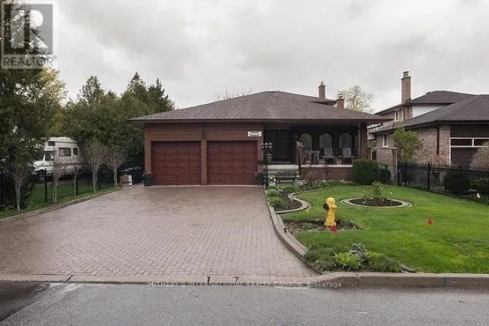 52 FAIRCHILD AVENUE, Toronto