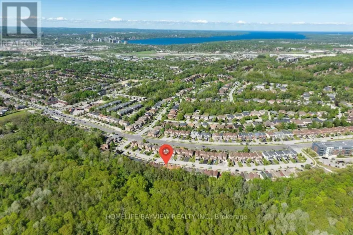 52 HAWTHORNE CRESCENT, Barrie