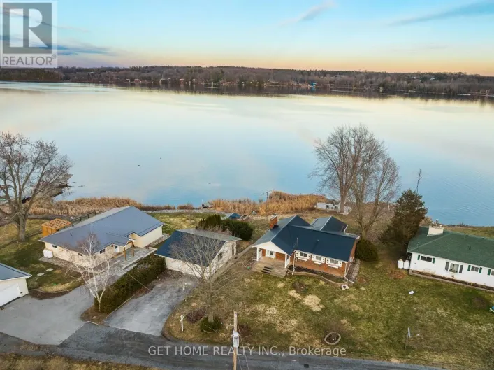 52 PATS LANE, Prince Edward County