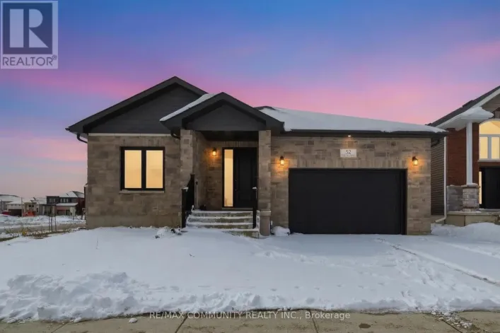 52 POTTER DRIVE, Loyalist