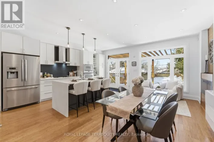 52 QUEENSBURY AVENUE, Toronto