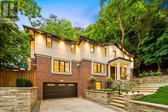 52 ROXBOROUGH DRIVE, Toronto