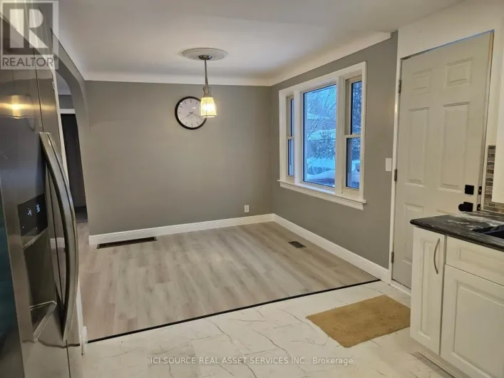 52 SPEEDVALE AVENUE W, Guelph