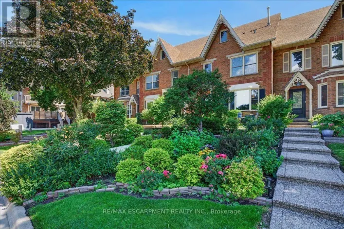 52 SUNVALE PLACE, Hamilton