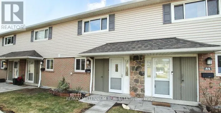 52 VILLAGE COURT, Brampton