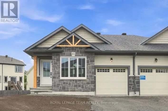 52 WHITCOMB CRESCENT, Smiths Falls